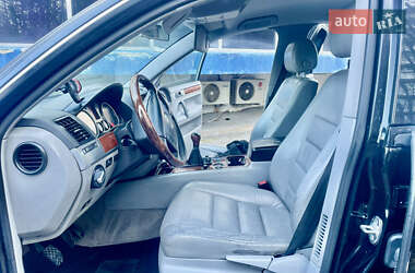 Позашляховик / Кросовер Volkswagen Touareg 2005 в 