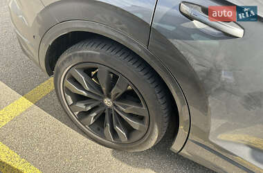 Позашляховик / Кросовер Volkswagen Touareg 2019 в 