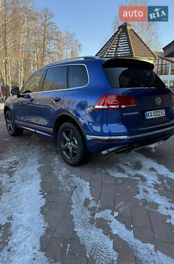 Позашляховик / Кросовер Volkswagen Touareg 2015 в Макарові