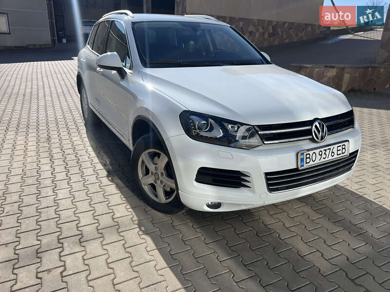 Внедорожник / Кроссовер Volkswagen Touareg 2012 в Тернополе