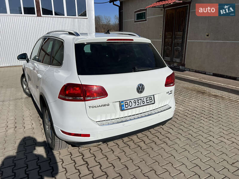 Внедорожник / Кроссовер Volkswagen Touareg 2012 в Тернополе