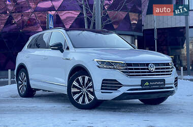 Внедорожник / Кроссовер Volkswagen Touareg 2019 в Киеве