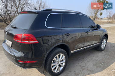 Позашляховик / Кросовер Volkswagen Touareg 2011 в Володарці