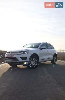 Внедорожник / Кроссовер Volkswagen Touareg 2016 в Ровно