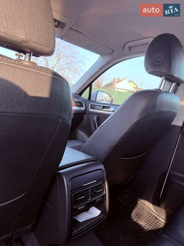 Позашляховик / Кросовер Volkswagen Touareg 2012 в Олександрії фото 17 Позашляховик / Кросовер Volkswagen Touareg 2012 в Олександрії