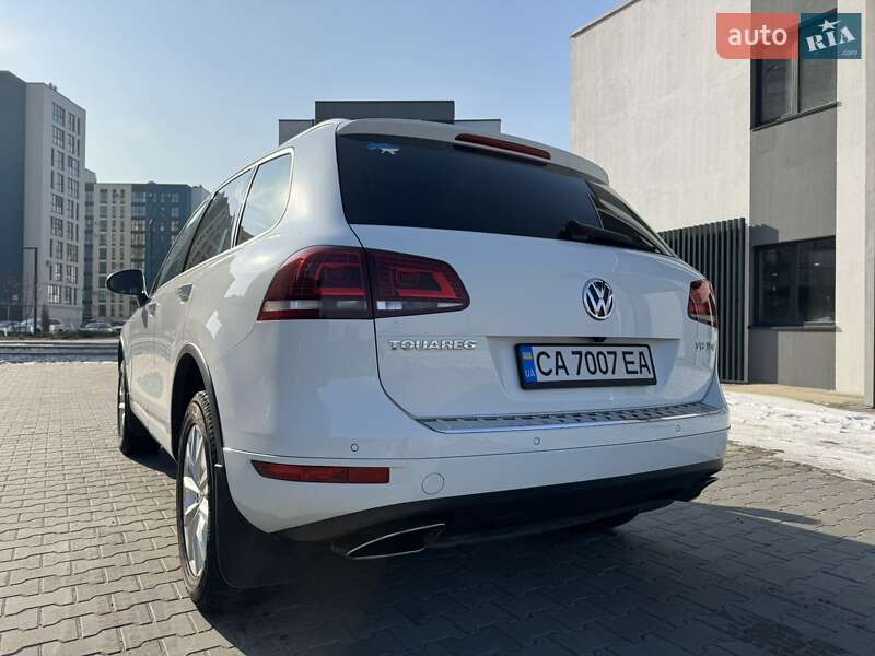 Позашляховик / Кросовер Volkswagen Touareg 2013 в Києві