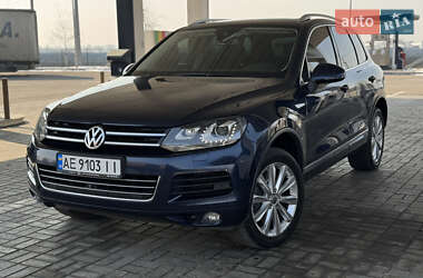 Внедорожник / Кроссовер Volkswagen Touareg 2014 в Днепре