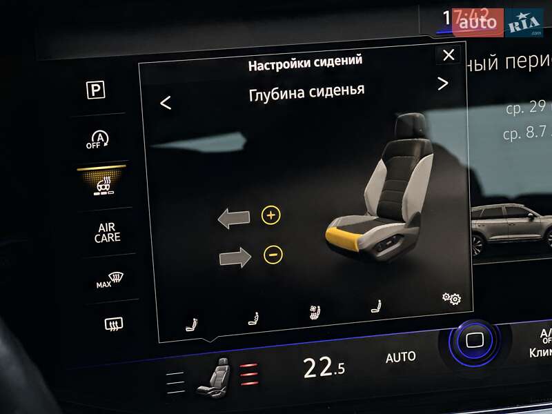 Позашляховик / Кросовер Volkswagen Touareg 2018 в Мукачевому