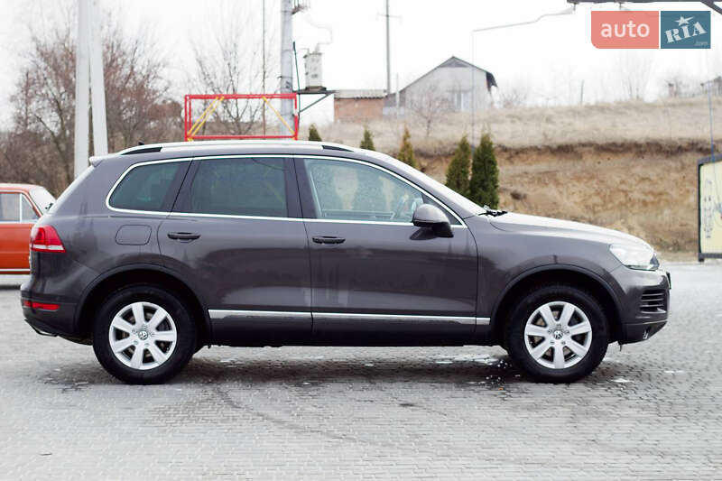 Позашляховик / Кросовер Volkswagen Touareg 2012 в Фастові