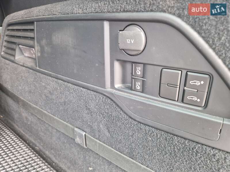 Позашляховик / Кросовер Volkswagen Touareg 2013 в Києві