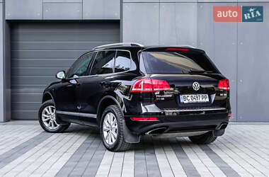 Внедорожник / Кроссовер Volkswagen Touareg 2012 в 