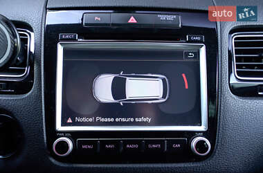 Внедорожник / Кроссовер Volkswagen Touareg 2012 в 