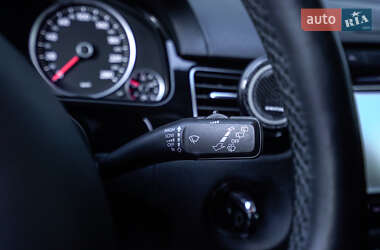 Внедорожник / Кроссовер Volkswagen Touareg 2012 в 