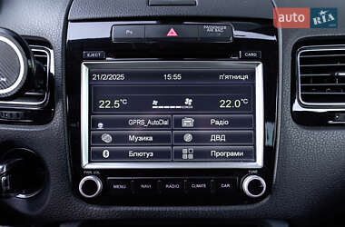 Внедорожник / Кроссовер Volkswagen Touareg 2012 в 