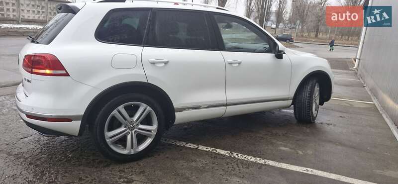 Позашляховик / Кросовер Volkswagen Touareg 2015 в Києві фото 3 Позашляховик / Кросовер Volkswagen Touareg 2015 в Києві