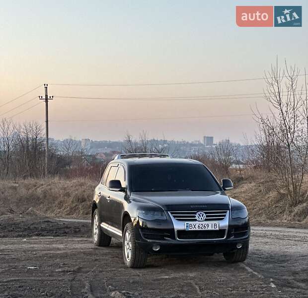 Позашляховик / Кросовер Volkswagen Touareg 2007 в Хмельницькому