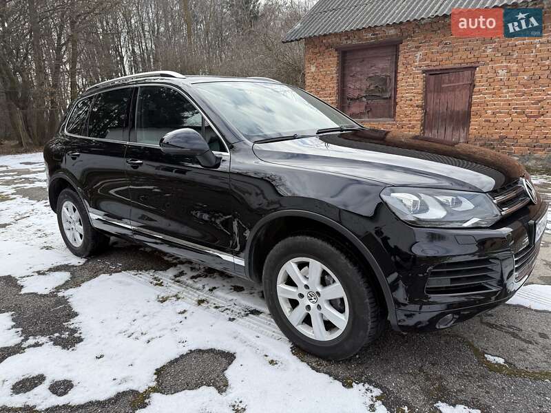 Внедорожник / Кроссовер Volkswagen Touareg 2013 в 