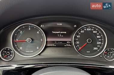 Внедорожник / Кроссовер Volkswagen Touareg 2013 в 