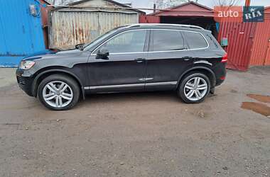 Внедорожник / Кроссовер Volkswagen Touareg 2013 в Львове