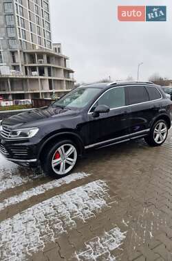 Внедорожник / Кроссовер Volkswagen Touareg 2015 в Львове