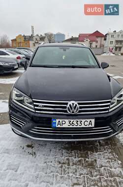 Внедорожник / Кроссовер Volkswagen Touareg 2015 в Львове