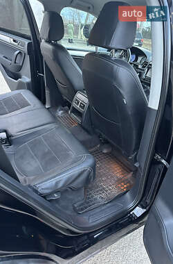 Позашляховик / Кросовер Volkswagen Touareg 2011 в 