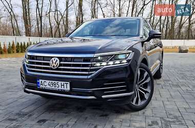 Позашляховик / Кросовер Volkswagen Touareg 2018 в Луцьку