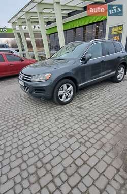 Позашляховик / Кросовер Volkswagen Touareg 2014 в Києві