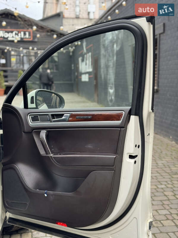 Позашляховик / Кросовер Volkswagen Touareg 2011 в Тернополі
