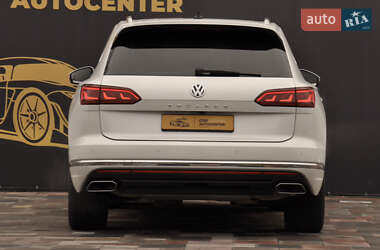 Позашляховик / Кросовер Volkswagen Touareg 2018 в 