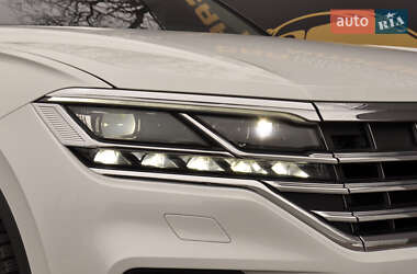Позашляховик / Кросовер Volkswagen Touareg 2018 в 