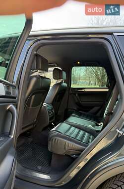 Внедорожник / Кроссовер Volkswagen Touareg 2013 в 