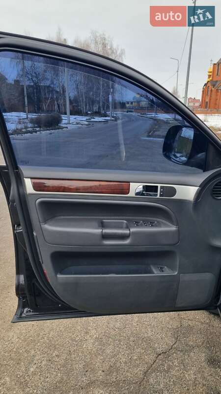 Позашляховик / Кросовер Volkswagen Touareg 2008 в Харкові