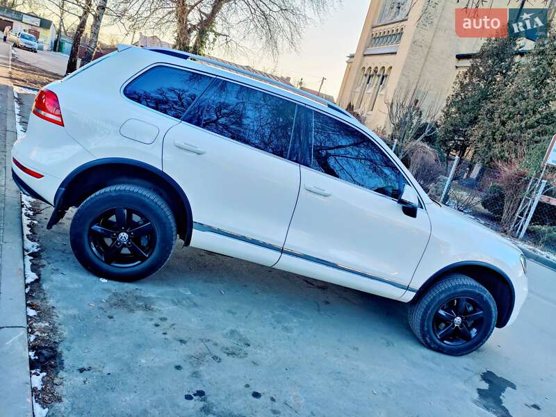 Внедорожник / Кроссовер Volkswagen Touareg 2010 в Фастове