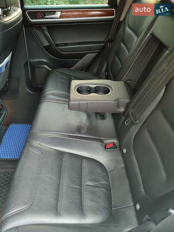 Внедорожник / Кроссовер Volkswagen Touareg 2010 в Фастове