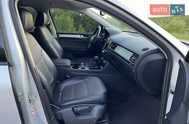 Внедорожник / Кроссовер Volkswagen Touareg 2013 в 