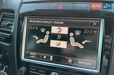 Внедорожник / Кроссовер Volkswagen Touareg 2013 в 