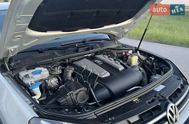 Внедорожник / Кроссовер Volkswagen Touareg 2013 в 