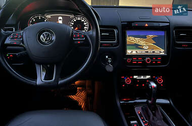 Внедорожник / Кроссовер Volkswagen Touareg 2013 в 