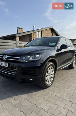 Внедорожник / Кроссовер Volkswagen Touareg 2013 в Днепре