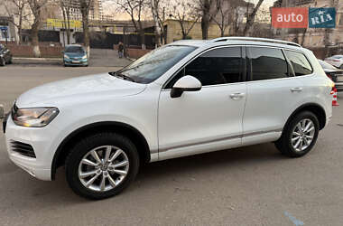 Позашляховик / Кросовер Volkswagen Touareg 2012 в 