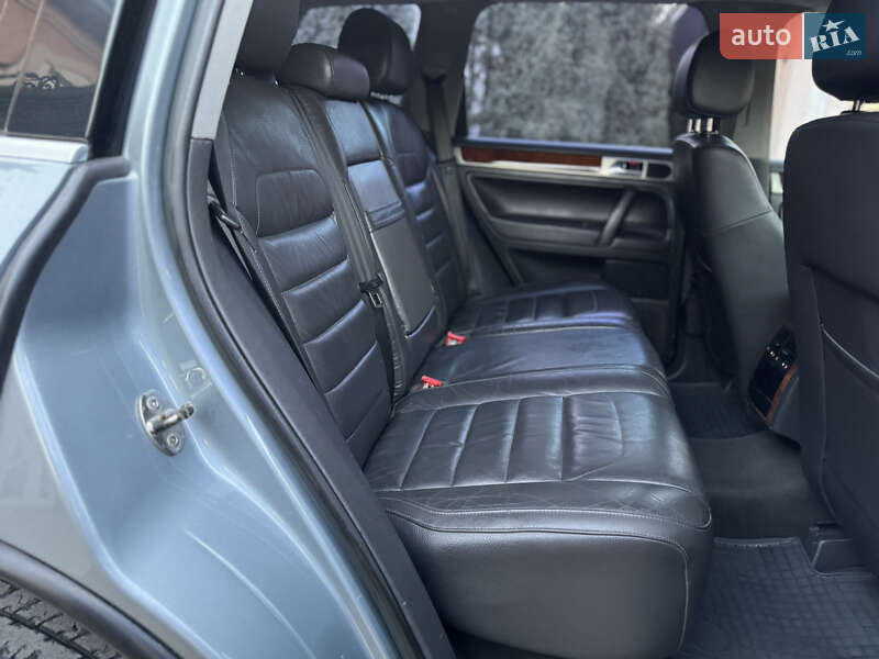 Внедорожник / Кроссовер Volkswagen Touareg 2007 в Черновцах