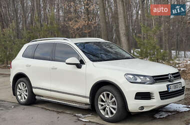 Позашляховик / Кросовер Volkswagen Touareg 2011 в Києві