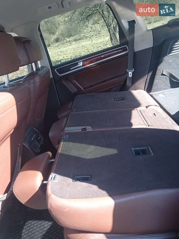 Позашляховик / Кросовер Volkswagen Touareg 2013 в Надвірній
