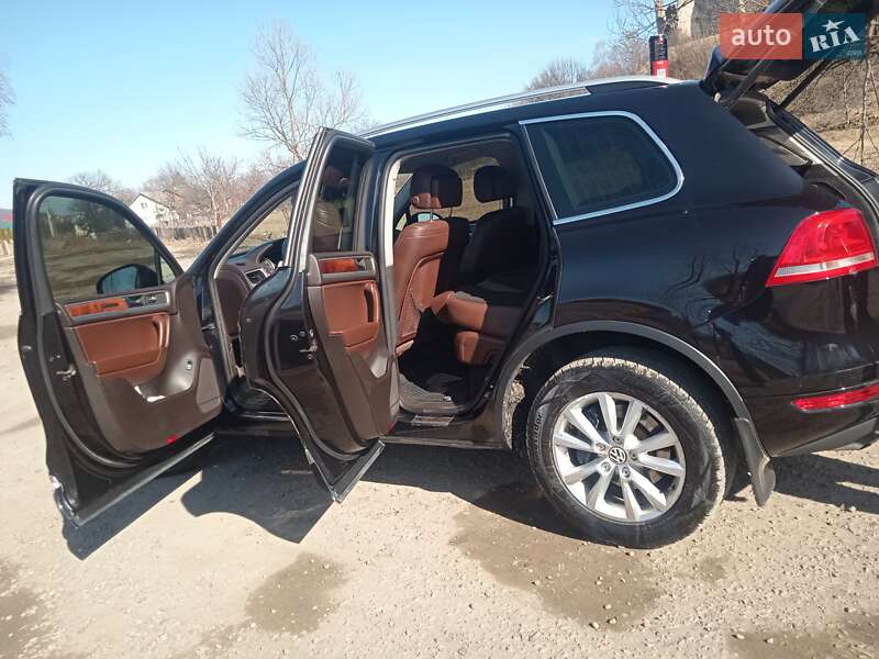 Позашляховик / Кросовер Volkswagen Touareg 2013 в Надвірній
