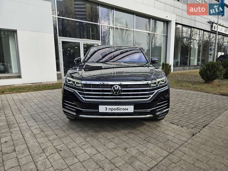 Позашляховик / Кросовер Volkswagen Touareg 2022 в Києві