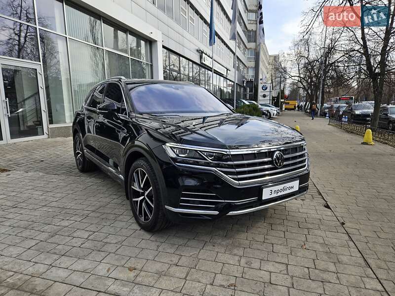 Позашляховик / Кросовер Volkswagen Touareg 2022 в Києві