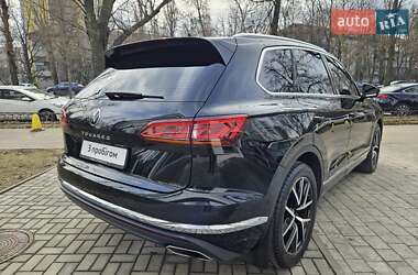 Внедорожник / Кроссовер Volkswagen Touareg 2022 в 