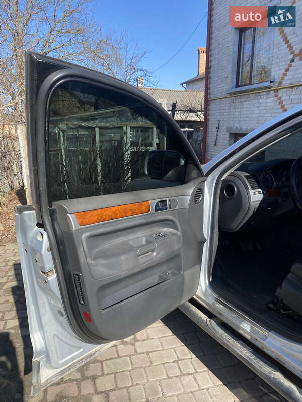 Позашляховик / Кросовер Volkswagen Touareg 2006 в Львові фото 12 Позашляховик / Кросовер Volkswagen Touareg 2006 в Львові