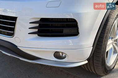 Внедорожник / Кроссовер Volkswagen Touareg 2014 в 